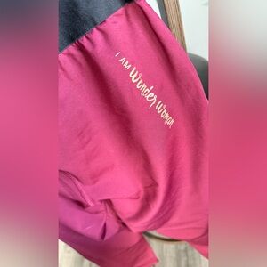 Her Universe - Wonder Woman - DC Comics- Burgundy Capri Leggings